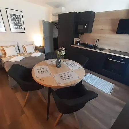 Apartament Uj Kapu At The Danube *